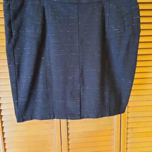 Reitmans Petite Black Stretchy Skirt - Picture 3 of 5